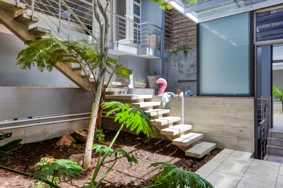 To Let 6 Bedroom Property for Rent in Camps Bay Western Cape